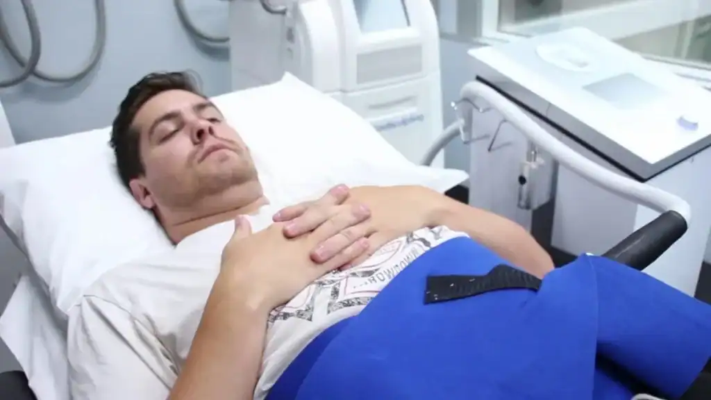 Transforming Bodies: Celebrity Success Stories and the Truth Behind Body Contouring 2 Image of male having body contouring Bakewell treatment